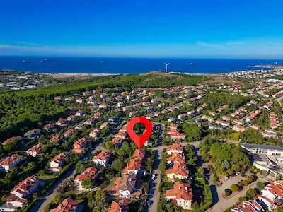USKUMRUKÖY-BÜYÜK ARIKÖY’DE SATILIK 2 TAPULU TEK BÜYÜK VILLA