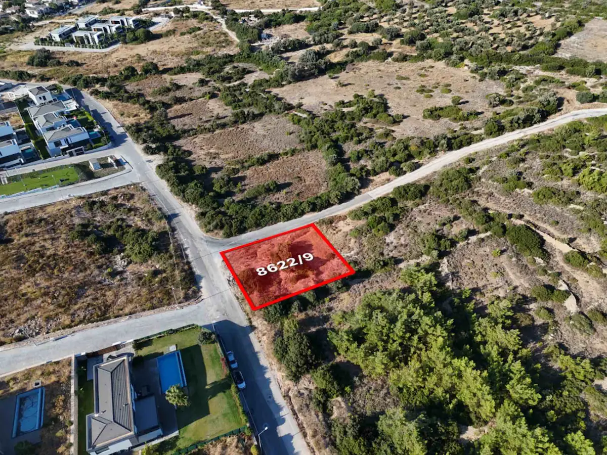 ÇEŞME DALYAN’DA KONUT İMARLI 1016 M2 ARSA