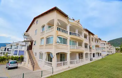 DENİZE 600 METRE, MÜSTAKİL GİRİŞLİ GENİŞ 2+1 DAİRE
