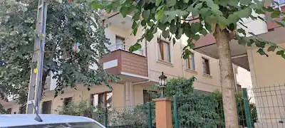 SANCAKTEPE YENİDOĞANDA FERAH, BALKONLU, KAPALI MUTFAKLI 2+1