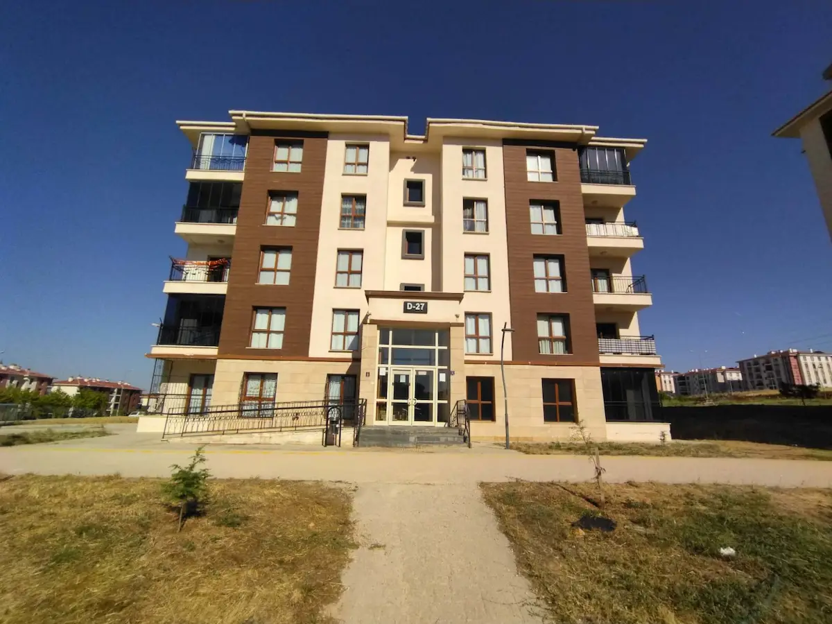 RE/MAX DEĞİŞİMDEN 112 KARŞISI 1. ETAP TOKİLERDE SATILIK 3+1 DAİRE