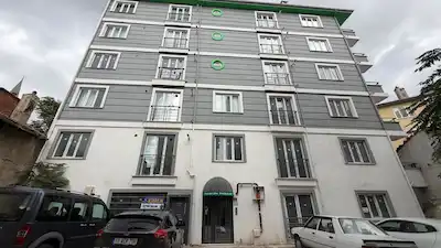 REMAX MID'DEN ÜNIVERSITEYE YÜRÜYÜŞ MESAFESINDE KIRALIK 1+1 DAIRE