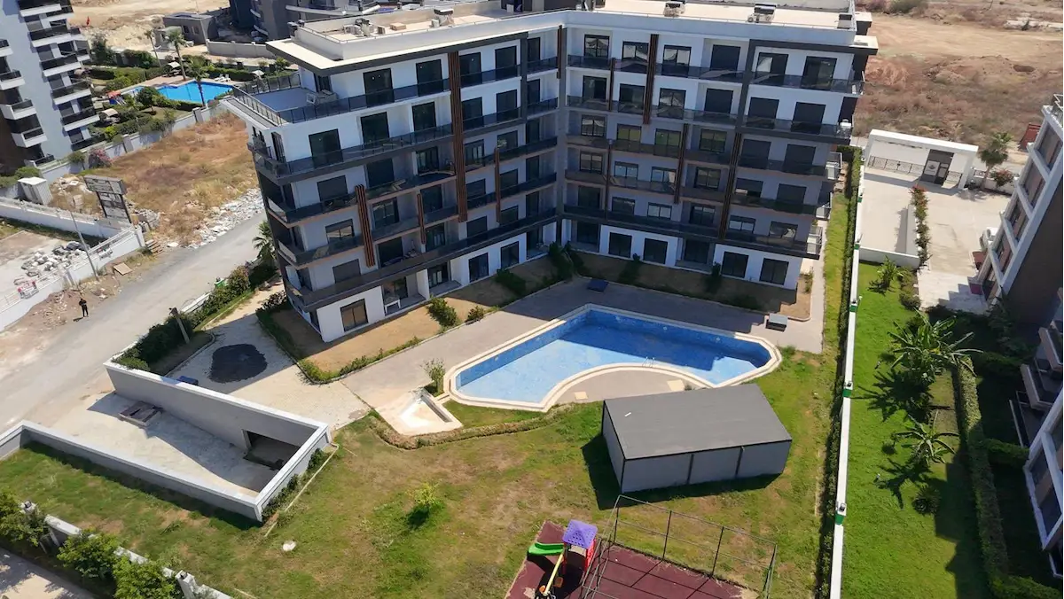 ANTALYA ALTINTAŞ HELMANN ROYAL PORT'TA ÇİFT HAVUZLU SATILIK TERASLI 2+1 DAİRE