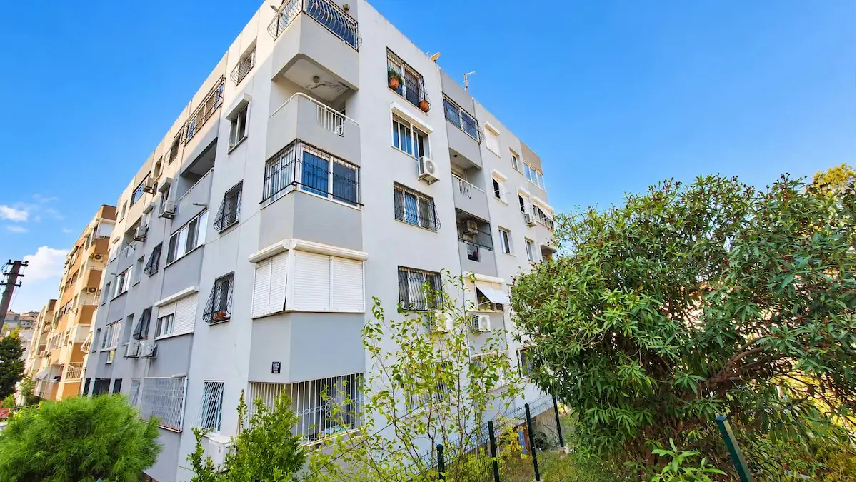 POLİGON METRO DURAĞINA 200 M. MESAFEDE SATILIK 3+1 DAİRE
