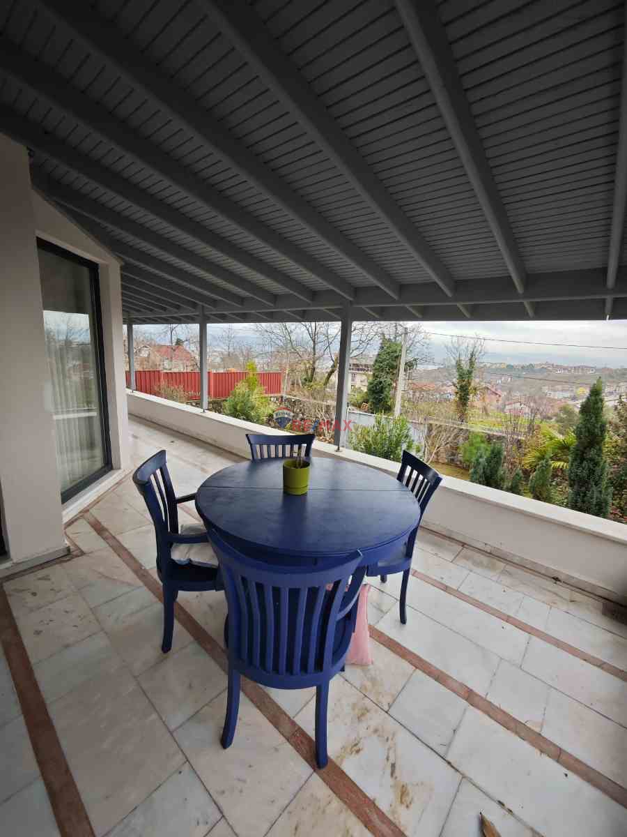 REMAX ÇARŞI'DAN GÖLCÜK ÖRCÜN MAH'DE 7+2 SATILIK VİLLA