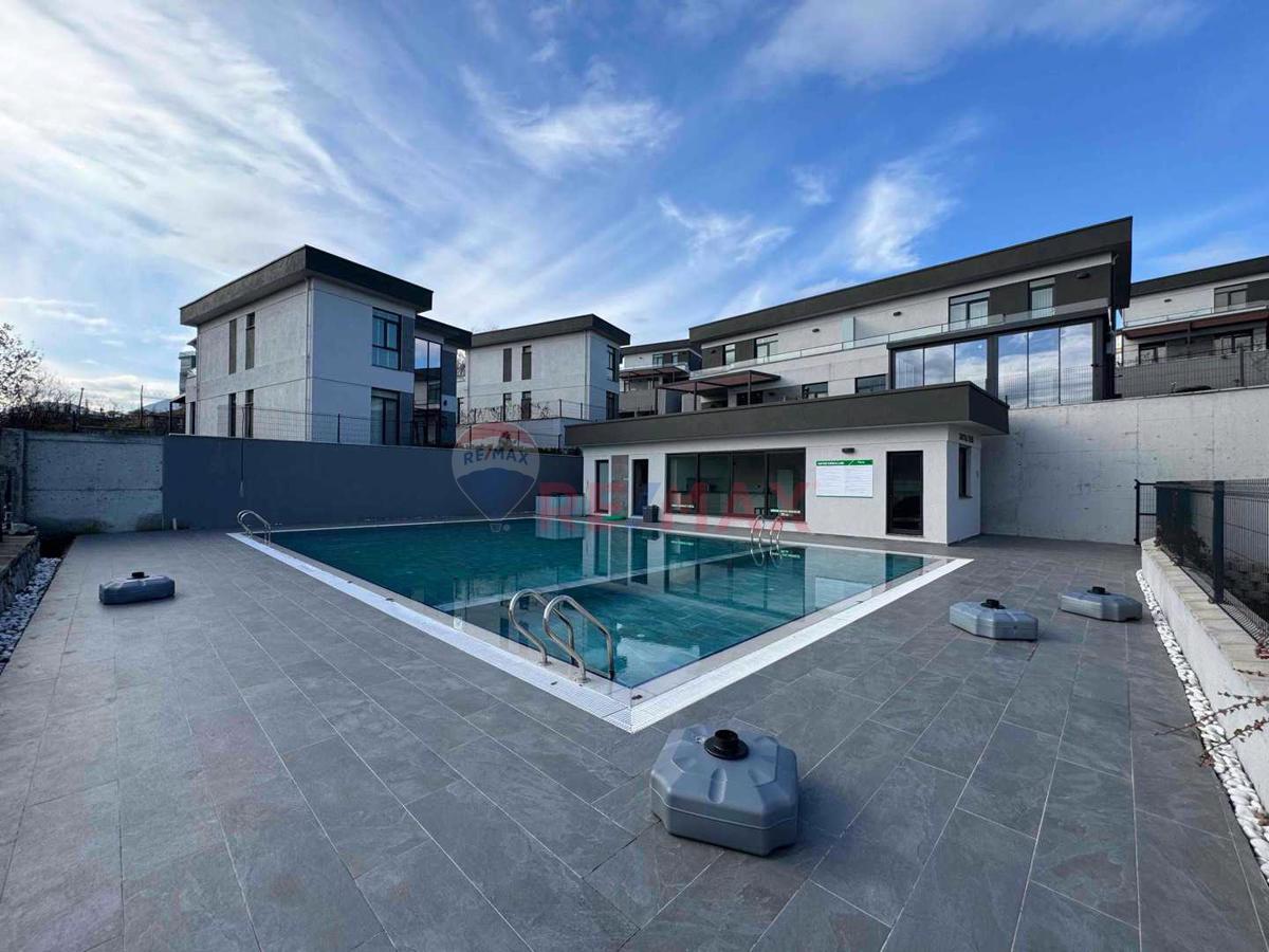 Başiskele Flora Vadi Satılık 4+1 Villa