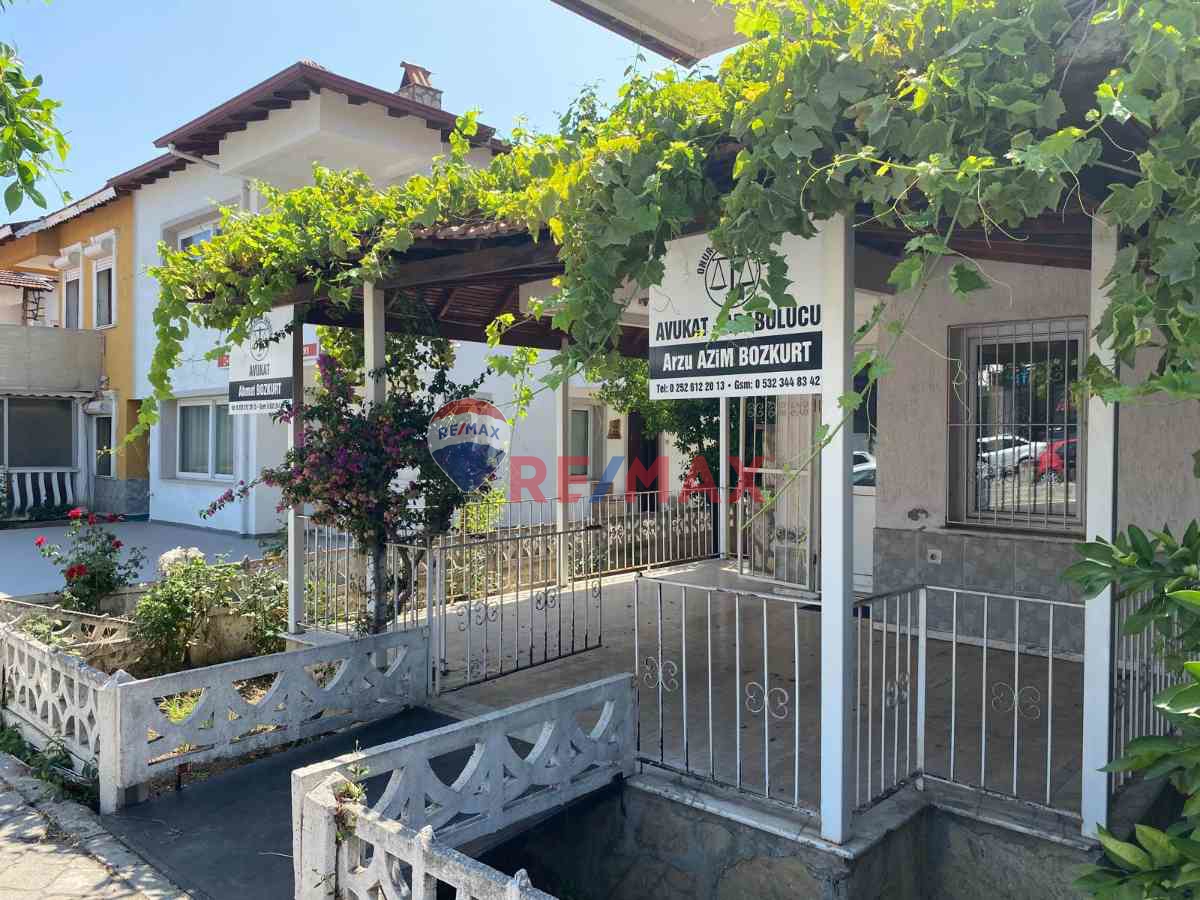 FETHİYE AKARCA’DA 3+1 VİLLA – SAHİLE YAKIN, OFİS VE KONUT İÇİN UYGUN