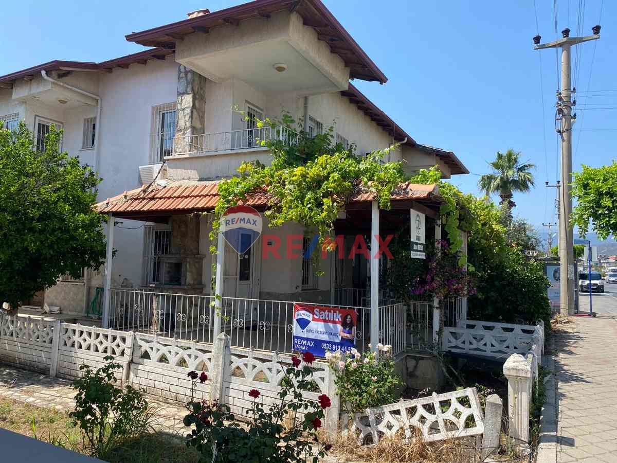 FETHİYE AKARCA’DA 3+1 VİLLA – SAHİLE YAKIN, OFİS VE KONUT İÇİN UYGUN