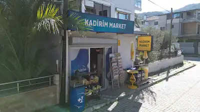 LİMANREİS'TE DENİZE 50M MESAFEDE SATILIK KONUT VE TİCARİ DÜKKAN