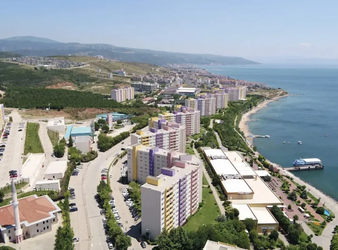 YALOVA ARMUTLU DEVREMÜLK SİTESİNDE 22 OCAK-04 ŞUBAT DEVRESİ SATILIKTİR