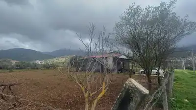 ANTALYA KORKUTELİ BAYAT BADEMLER‘DE 2000 METREKARE ARSA İÇERİSİNDE MÜSTAKİL EV