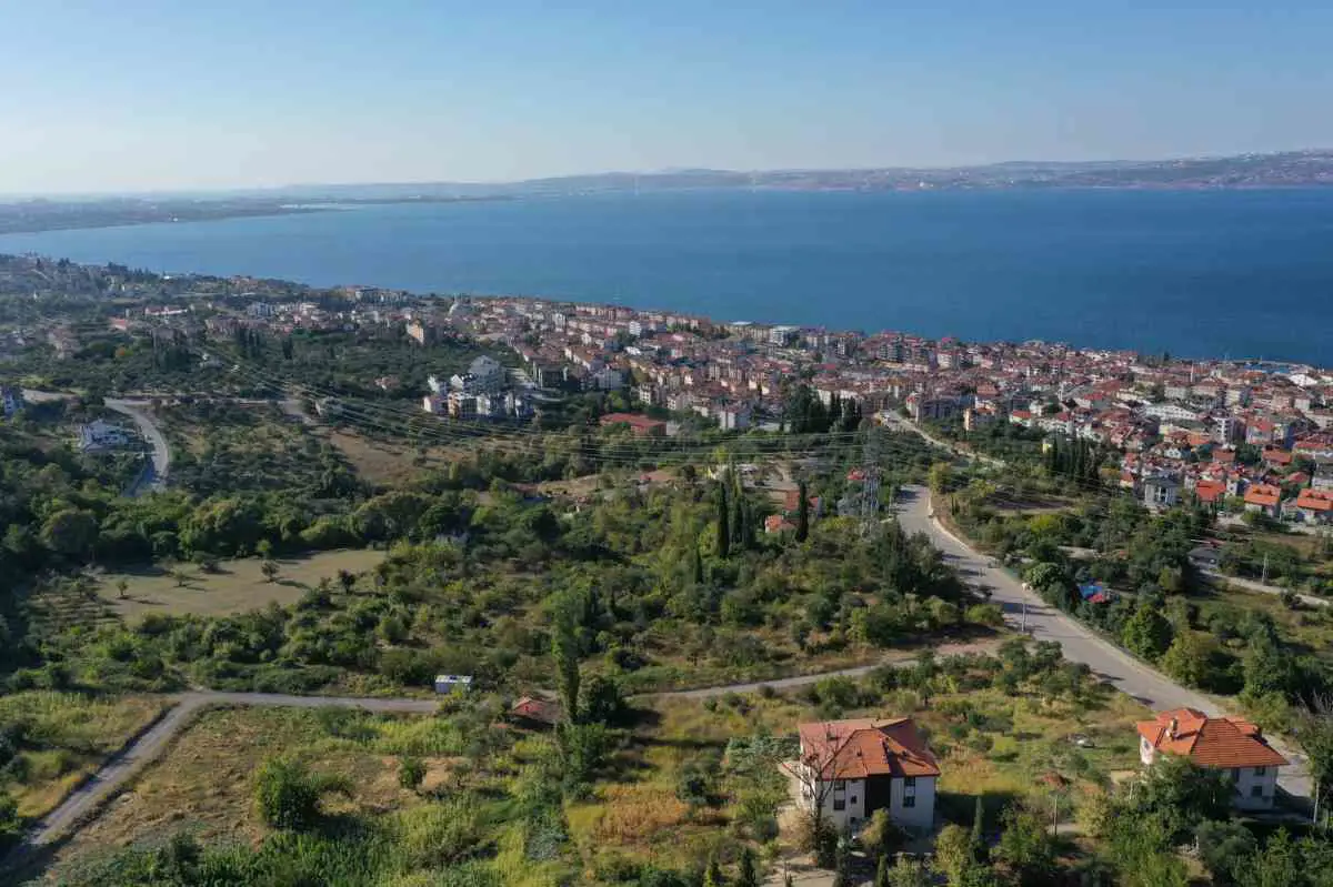 KOCAELI KARAMÜRSEL SATILIK 476M² VILLA İMARLI ARSA DENIZ MANZARA