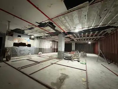 METRO DURAĞININ DIBINDE KIRALIK IŞ MERKEZI