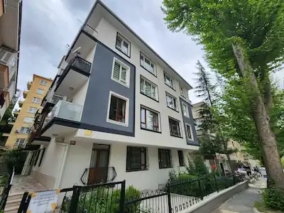 ÇANKAYA DİKMEN HARBİYE MAHALLESİ'NDE MERKEZİ KONUMDA 2+1 SATILIK DAİRE