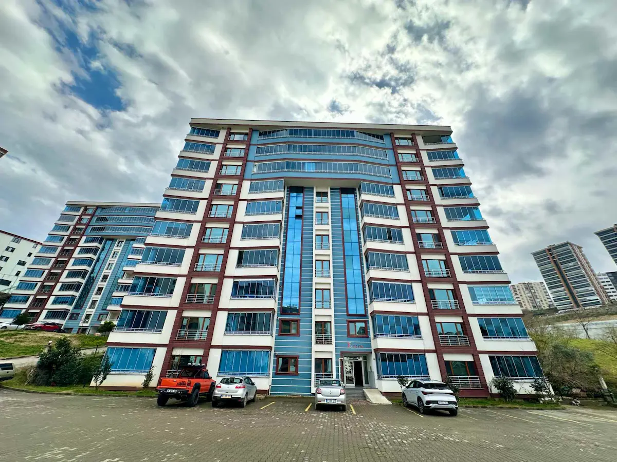 ÇUKURÇAYIR KRİSTAL PARK EVLERİNDE 1+1 SATILIK FIRSAT DAİRE