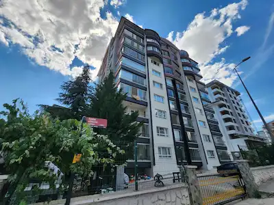 MAMAK EGE MAHALLESİ'NDE DOSTLAR SİTESİNDE SATILIK 3+1