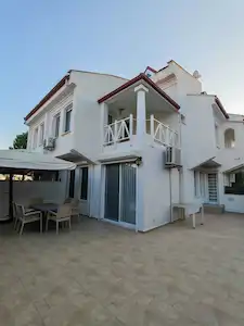 KADINLAR DENIZI MAH. BAHÇELIEVLER SITESI 4+1 VILLA DENIZE 300M