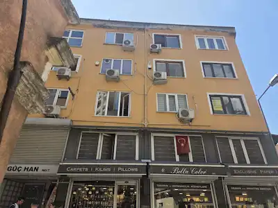 HOBYAR SATILIK CAĞALOĞLU YOKUŞU ERGÜÇ HAN 1.KAT 25M2 BRÜT OFIS 6.500.000TL