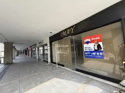 NEŞE EROĞLU DAN İMÇ BLOKLARINDA 80 M2 CADDE CEPHELİ DÜKKAN