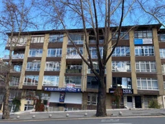 CİNNAH CADDESİNDE CADDE CEPHELİ 4+1