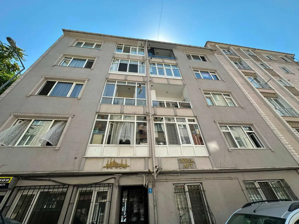 ÇORLU KEMALETTİN'DE ARA KAT SATILIK 2+1 DAİRE 