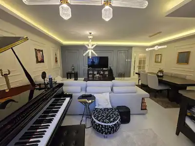 YEŞILKENT2 SITESINDE CADDE ÜSTÜ KÖŞE BINADA KOMPLE TADILATLI GENIŞ 3+1
