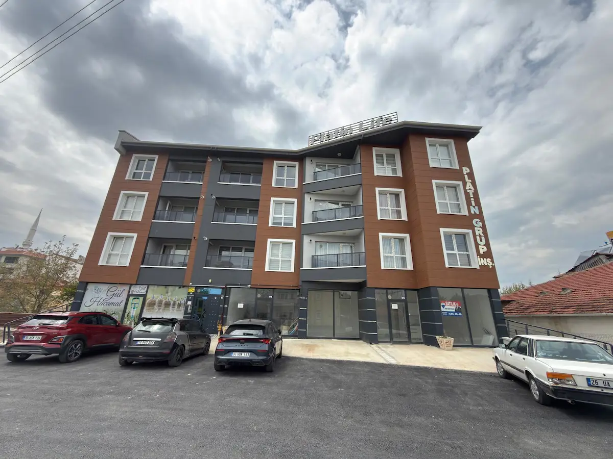 ESENBOĞA MERKEZ’DE BALKONLU 1+1 KİRALIK DAİRE