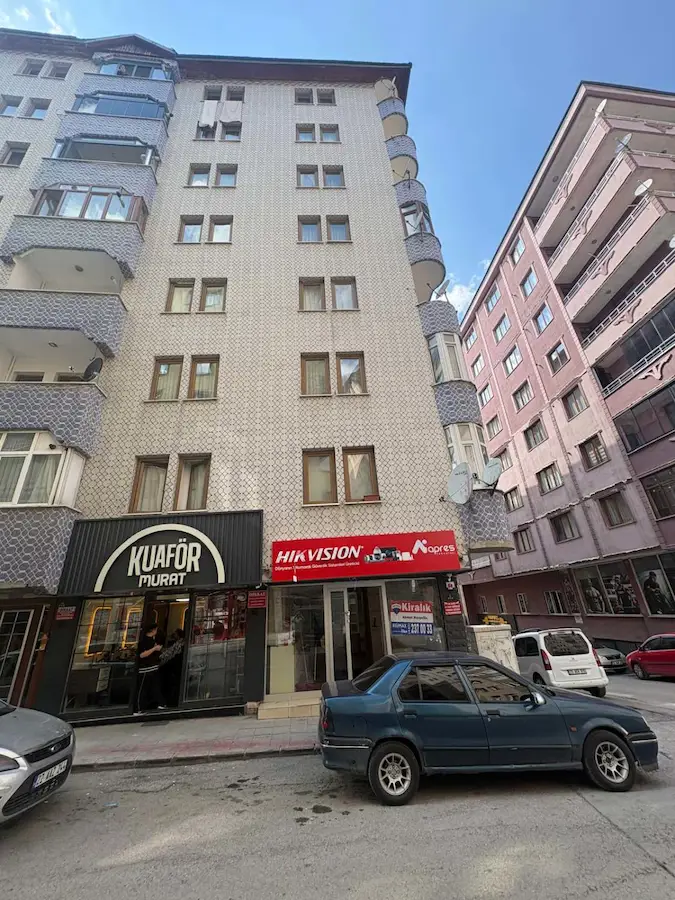 REMAX İLKE'DEN ÇAYKARA CADDESİ'NDE KİRALIK İŞ YERİ