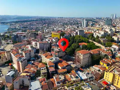 GALATA BÖLGESİNDE 4 KATLI MÜSTAKİL BİNA