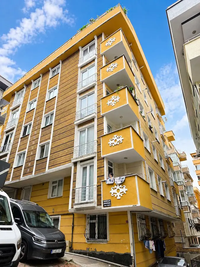 FINDIKLI'DA MARMARA ÜNIVERSITE'SINE KOMŞU SATILIK 2+1 DAIRE