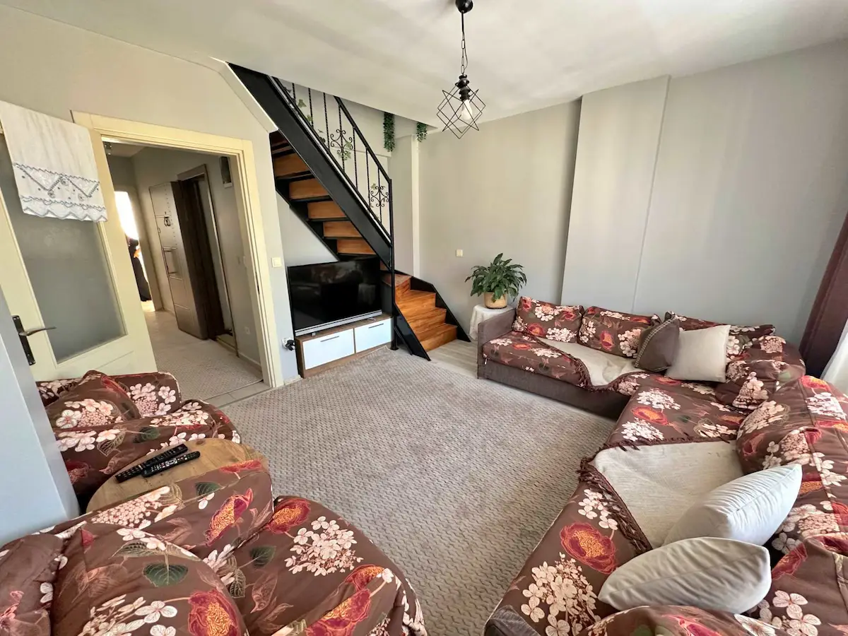 SULTANBEYLİ AHMET YESEVİDE 140M² 4+1 ÇATI DUBLEKS SATILIK DAİRE 2