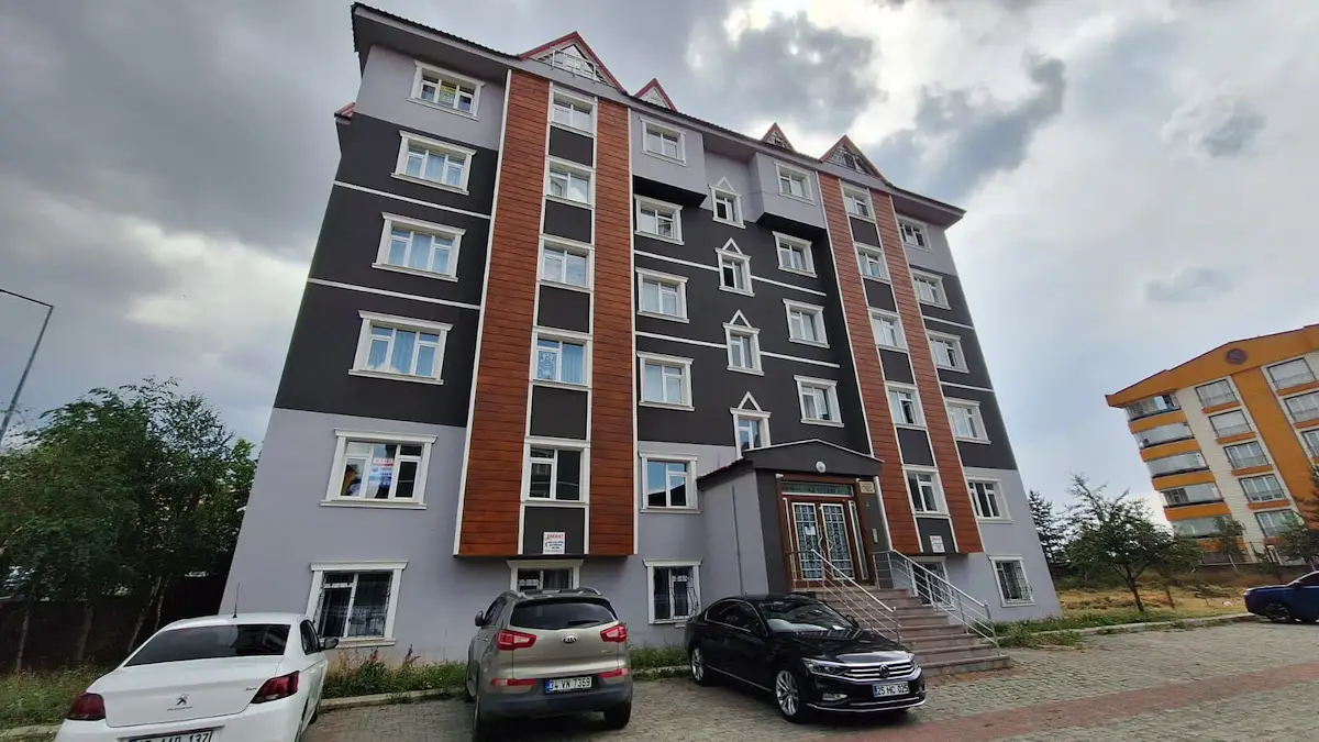 REMAX İLKE'DEN KAYAKYOLU'NDA 3+1 KİRALIK DAİRE