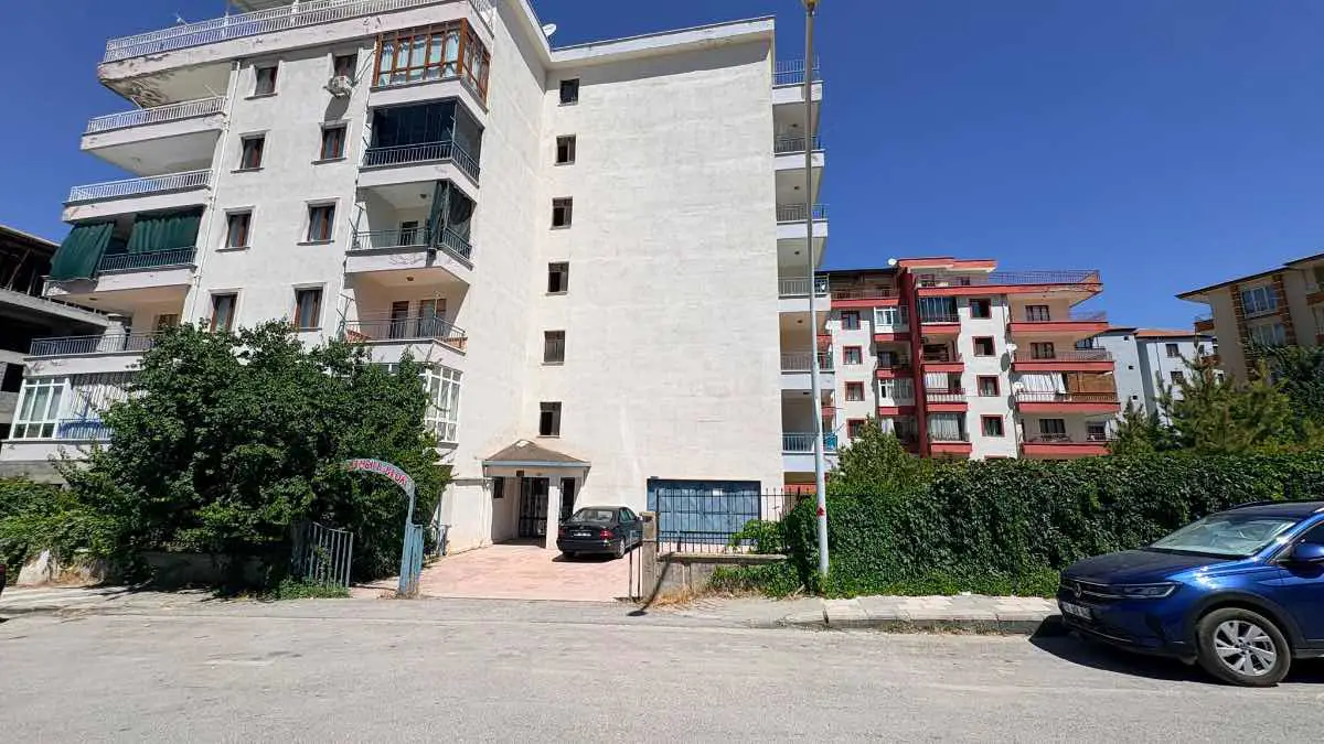 REMAX GÜNEŞ'TEN ÇÖŞNÜKTE SATILIK 3+1 DAİRE