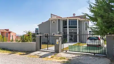 GÖLBAŞI BALLIKPINAR MAH SATILIK VİLLA 2 KATLI 1500 M2 ARSA 5+1