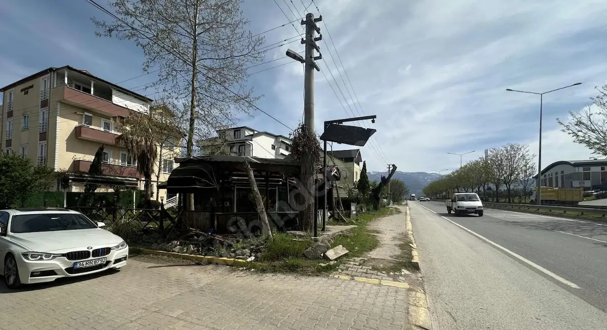 REMAX DREAMDEN KARTEPE SAPANCA YOLU ÜZERİ İŞYERİ