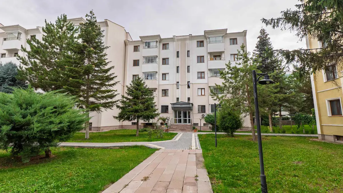 ÇAYYOLU MALİ KENT SİTESİ’NDE 3+1 | 110 M²| KOMBİLİ | CAM BALKONLU BAKIMLI KIRALIK