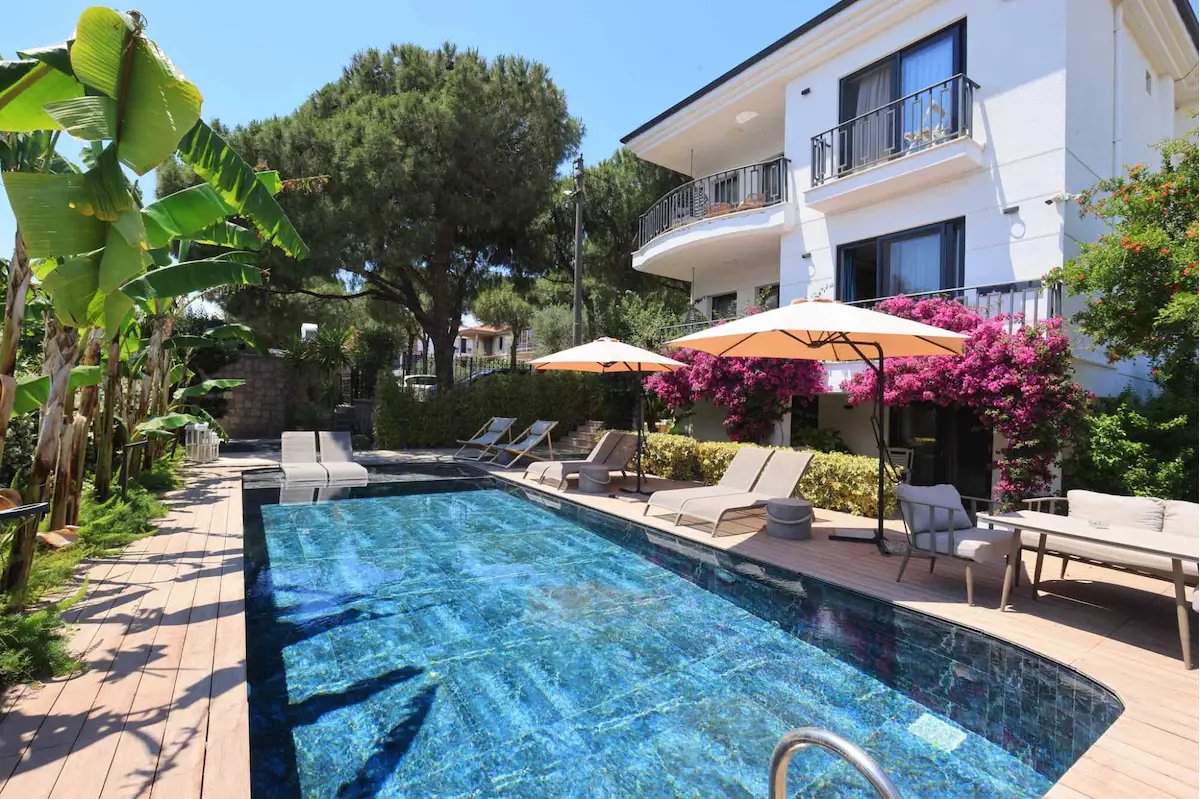 AYVALIK CUNDA ADASI’NDA SATILIK BUTİK OTEL