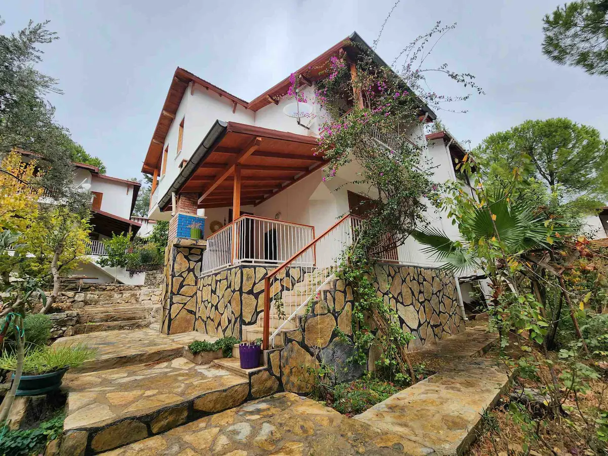 KEMER BEYCİK DAĞKENT SİTESİ'NDE SATILIK 2+1 DUBLEKS İKİZ VİLLA