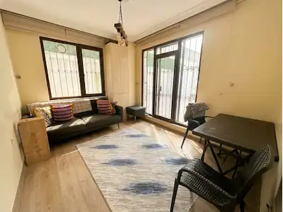 ŞİŞLİ PAŞA MAHALLESİNDE GENÇ BİNADA 2+1 BAHÇE KATI DAIRE