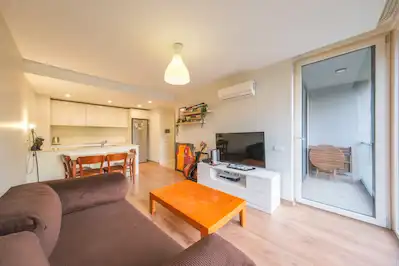 KOÇ ÜNI BÖLGESININ EN LÜKS SITESINDE SATILIK ARA KAT 2+1 DAIRE