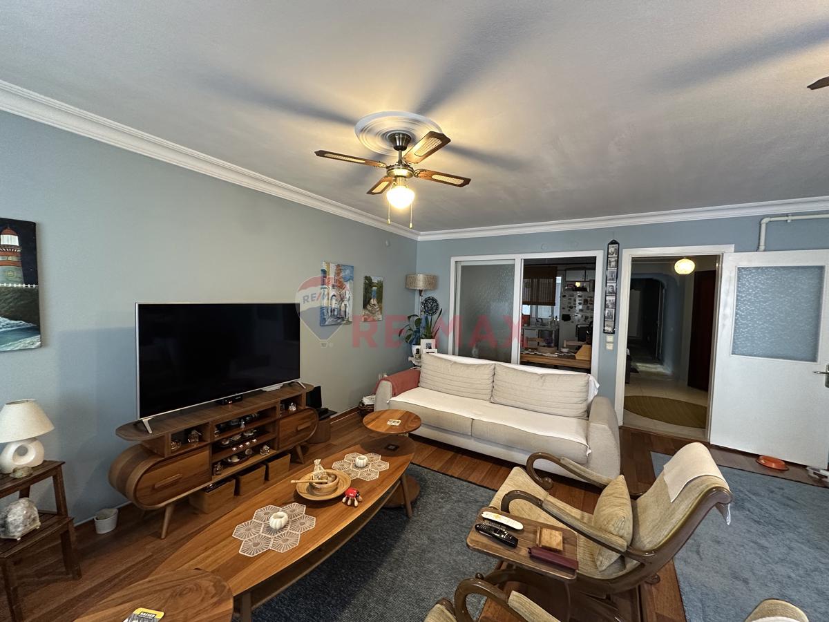 Karşıyaka Bahçelievler'de Mükemmel Konumda Satılık 3+1 Daire