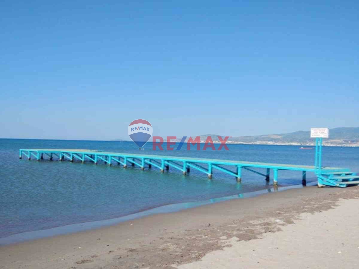 ÇANDARLI TATIL KÖYÜ YANINDA İMARLI ARSA