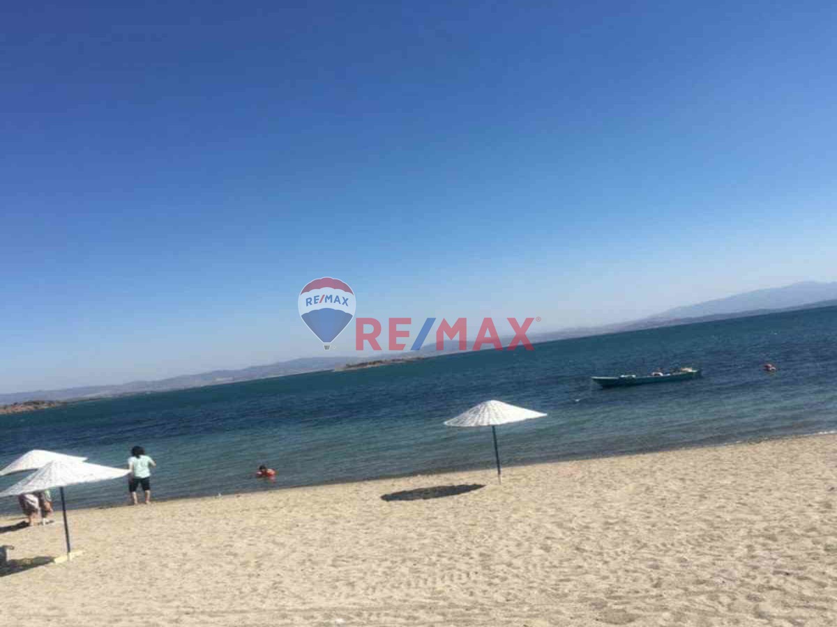 ÇANDARLI TATIL KÖYÜ YANINDA İMARLI ARSA