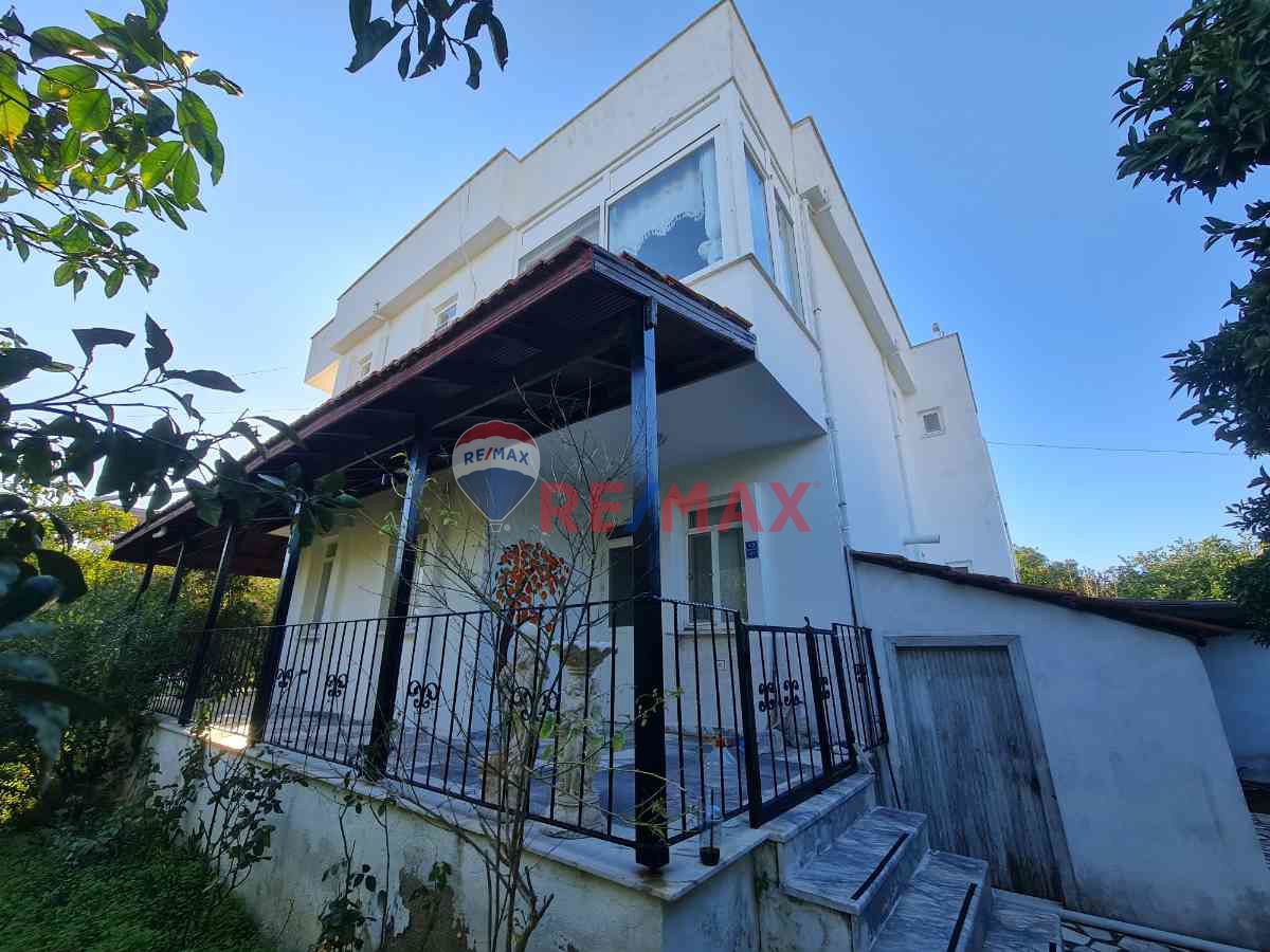 PORTAKAL BAHÇELERI İÇINDE & DENIZE 400MT MESAFEDE MÜSTAKIL EV