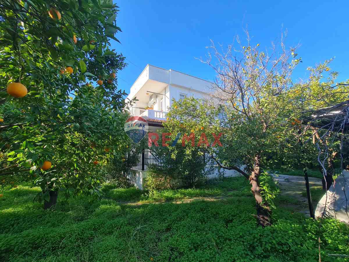 PORTAKAL BAHÇELERI İÇINDE & DENIZE 400MT MESAFEDE MÜSTAKIL EV