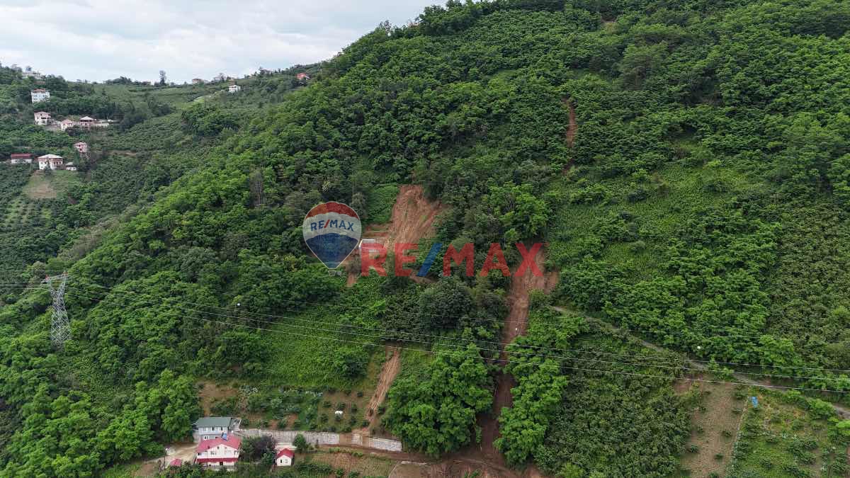 DOĞANÇAY 'DA YOLU AÇILMIŞ 830 M2 ARAZI