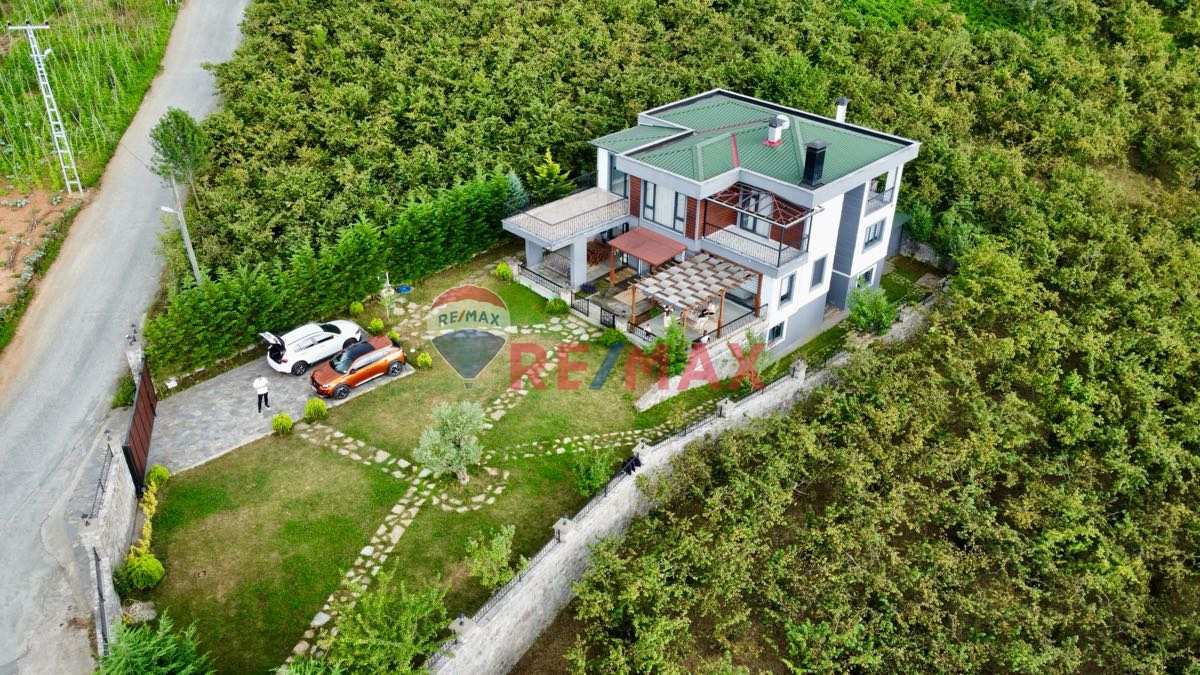 1000 M2 ARSA İÇİNDE SATILIK 5+1 VİLLA