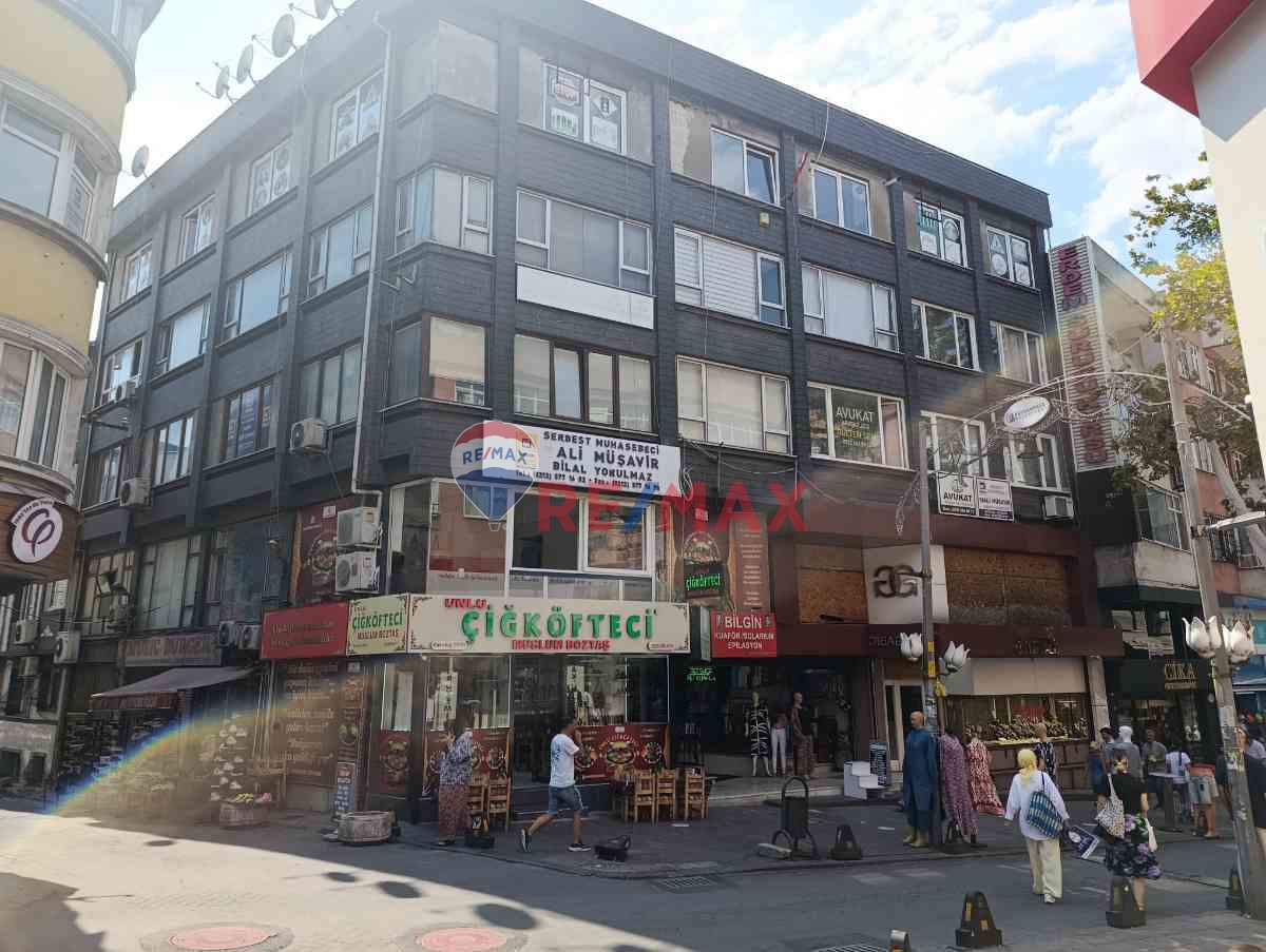 BAYRAMPAŞA DEMİRKAPI CADDESİNİN EN İŞLEK NOKTASINDA SATILIK OFİS