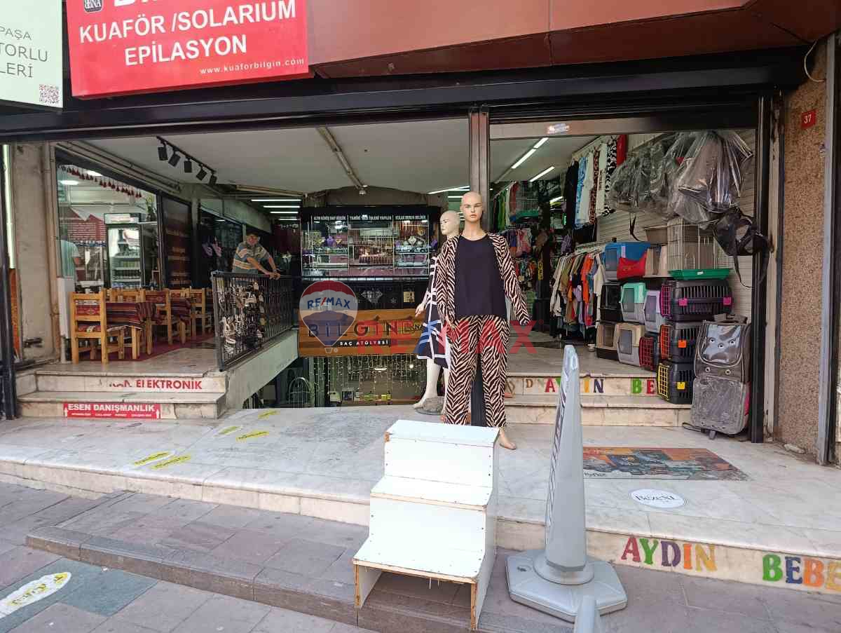 BAYRAMPAŞA DEMİRKAPI CADDESİNİN EN İŞLEK NOKTASINDA SATILIK OFİS