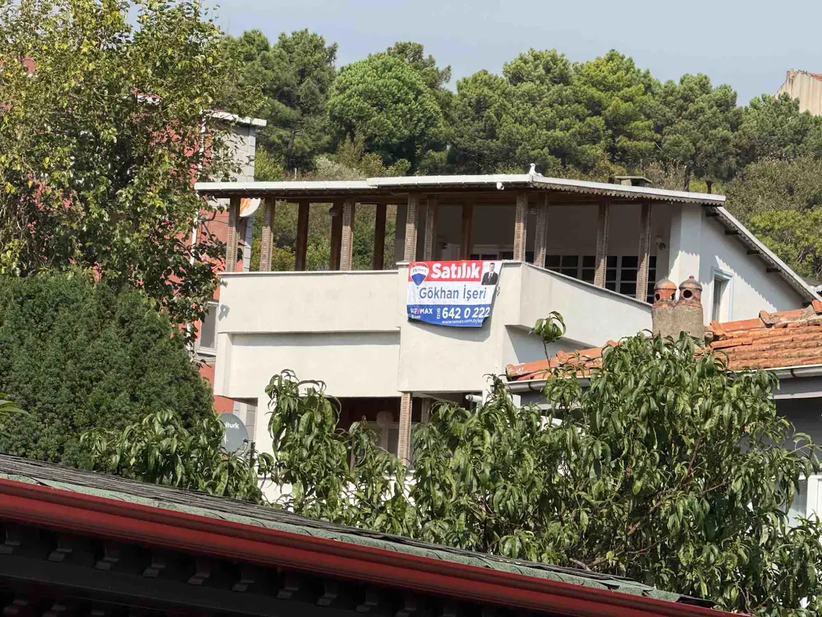 BOĞAZDA ANADOLUKAVAĞI SATILIK 4 KAT BOĞAZ MANZARALI MÜSTAKİL EV 3
